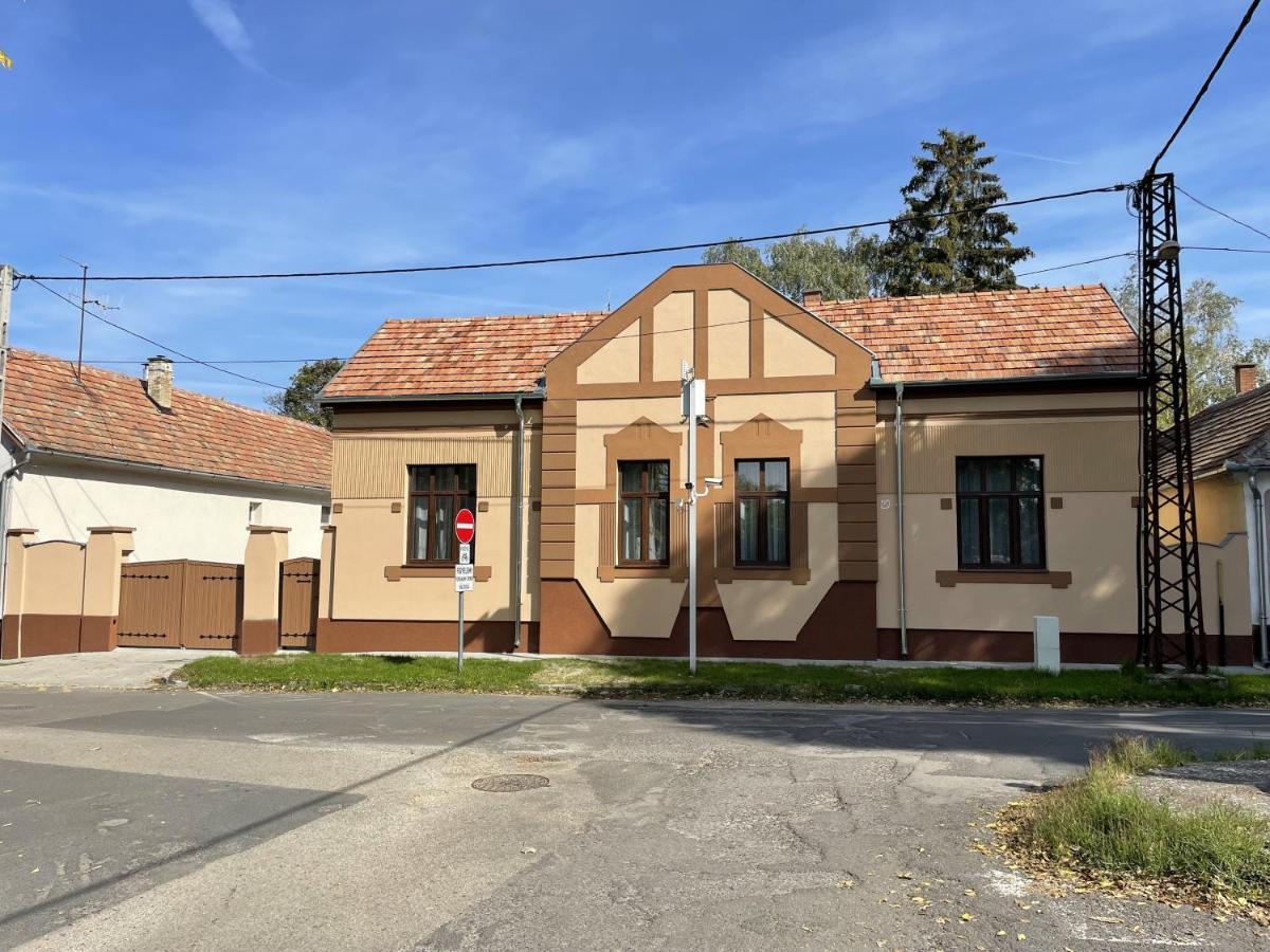 Kovacs Apartmanhaz Kiskunhalas Εξωτερικό φωτογραφία