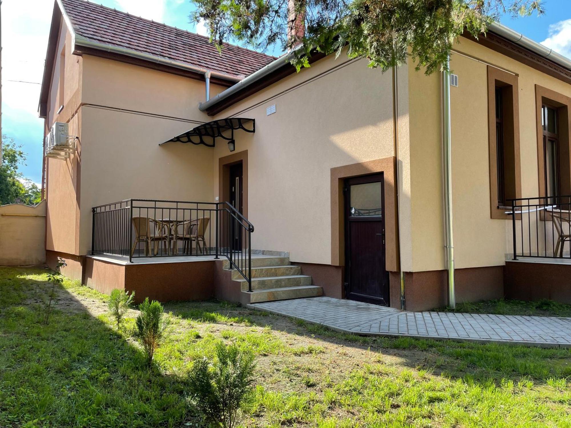 Kovacs Apartmanhaz Kiskunhalas Δωμάτιο φωτογραφία