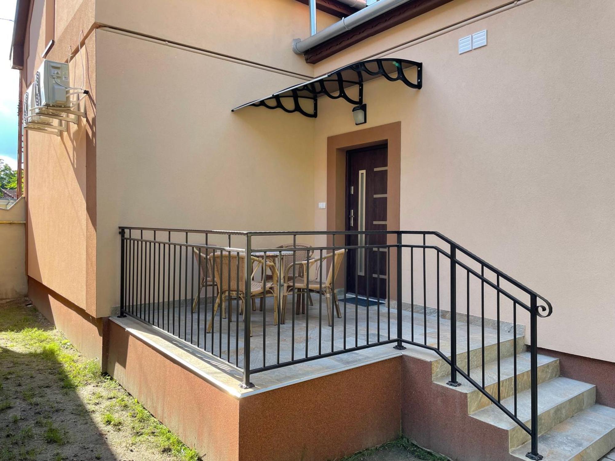 Kovacs Apartmanhaz Kiskunhalas Δωμάτιο φωτογραφία